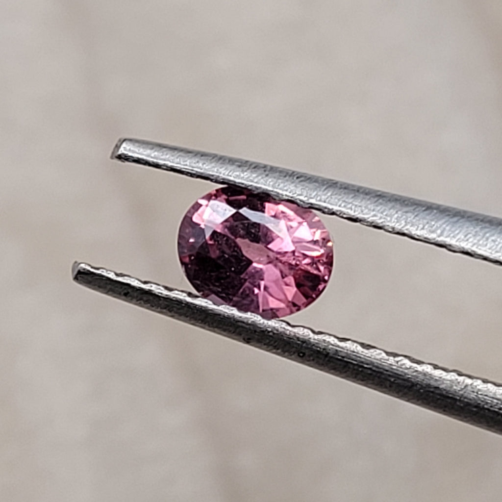 0.51 CT Natural Padparadscha Sapphire - Unheated_heldby_tweezer