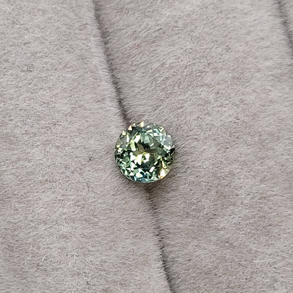 0.82 CT Natural Bi Colour Sapphire - Unheated_grey_background