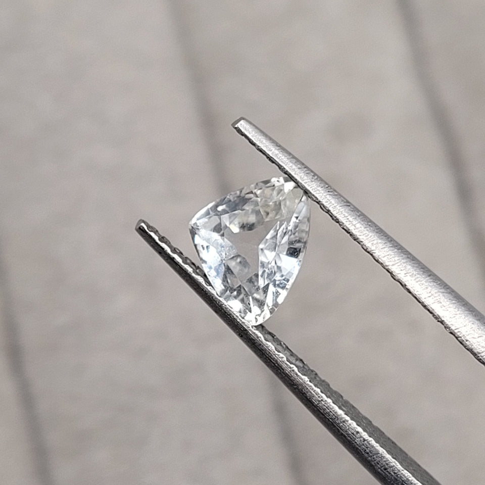 1.15 CT Natural White Sapphire - Unheated_heldby_tweezer