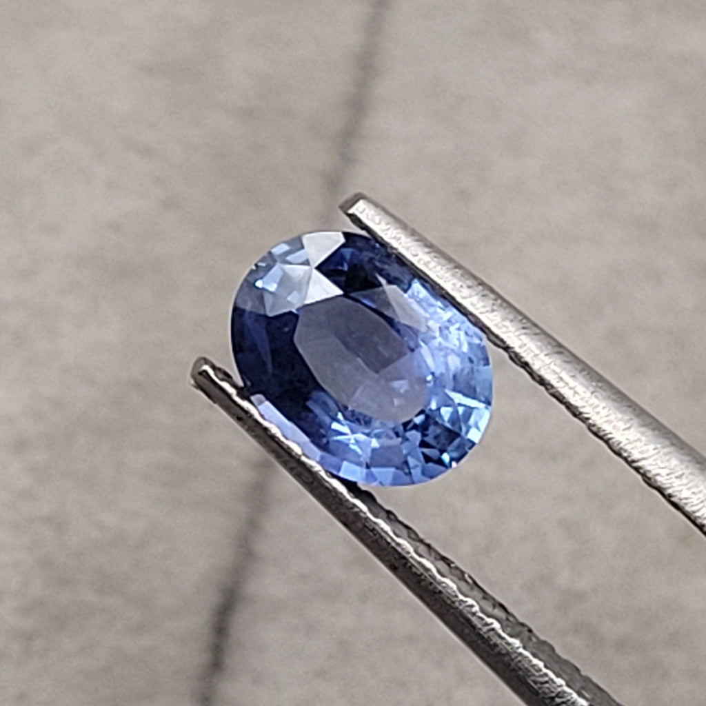1.43 CT Natural Blue Sapphire - Unheated_heldby_tweezer