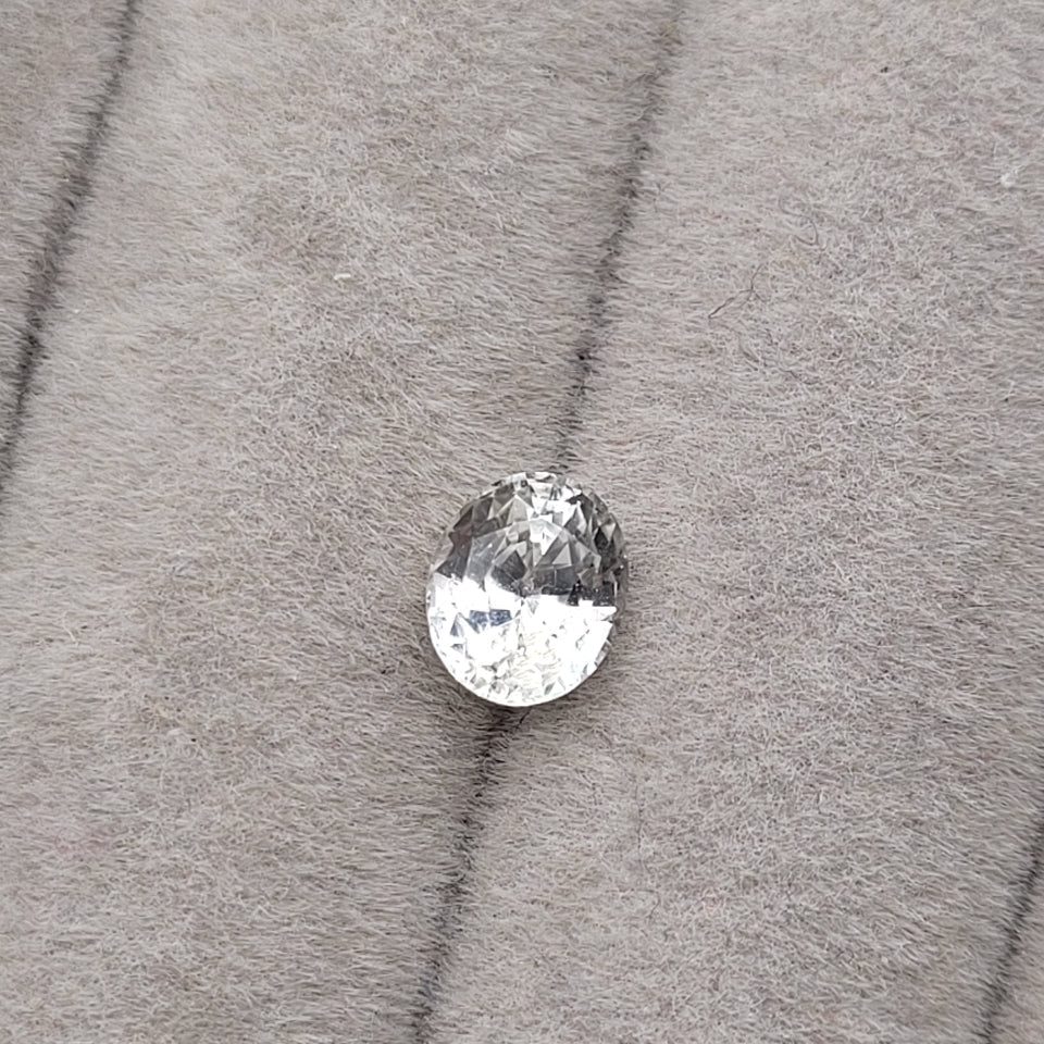 1.45 CT Natural White Sapphire - Unheated_grey_background