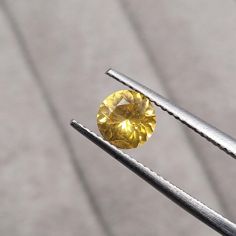 1.75 CT Natural Yellow Sapphire Pair - Heated_tweezer1