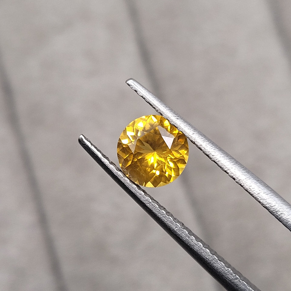 2.05 CT Natural Yellow Sapphire Pair - Heated_tweezer2