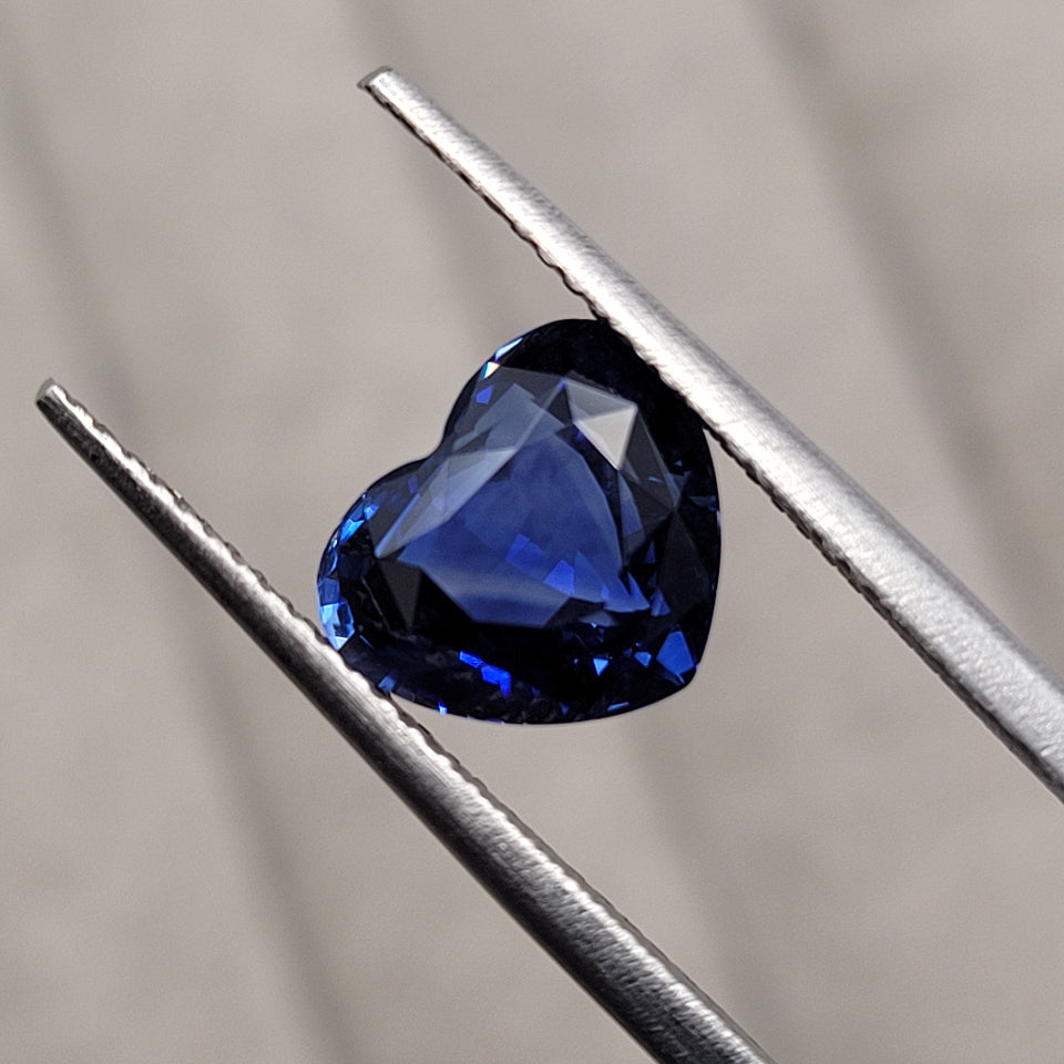 3.10 CT Natural Blue Sapphire - Heated_heldby_tweezer