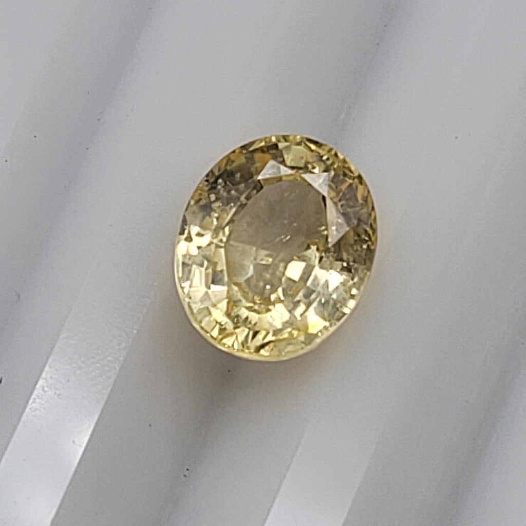 3.77 CT Natural Yellow Sapphire - Unheated_white_background
