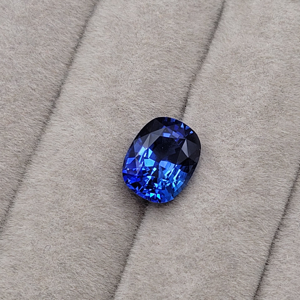 5.35 CT Natural Blue Sapphire - Heated_grey_background