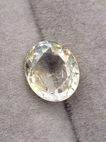 2.85 Carat  Natural Yellow Sapphire Unheated